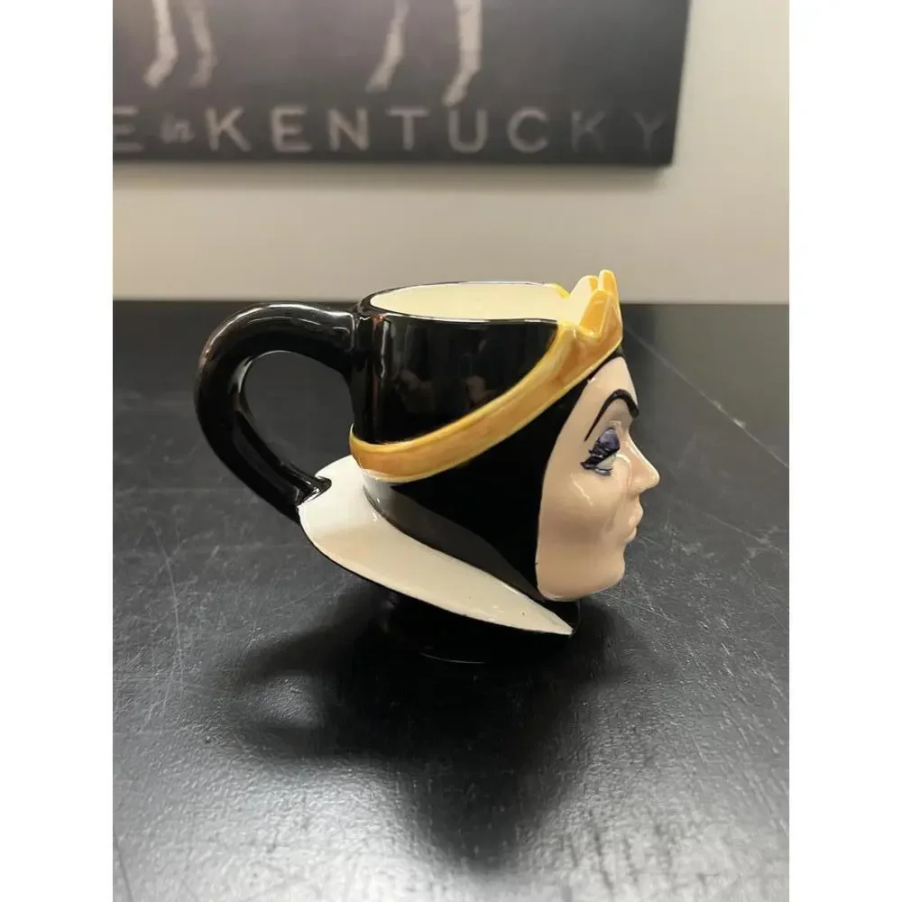 Disney Snow RARE White Queen vintage beautiful porcelain sculpture coffee cup